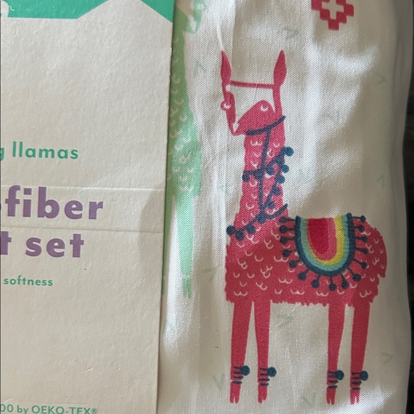 Pillowfort Microfiber Twin Sheet Set - Colorful Llamas - Picture 6 of 6